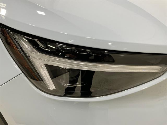 2026 Volvo XC40 Plus, B5 AWD Gas (mild hybrid), Dark