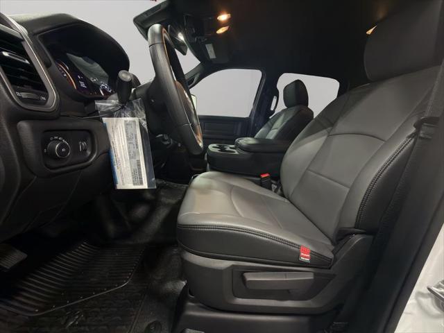 2025 RAM Ram 5500 Chassis Cab RAM 5500 TRADESMAN CHASSIS CREW CAB 4X4 60 CA