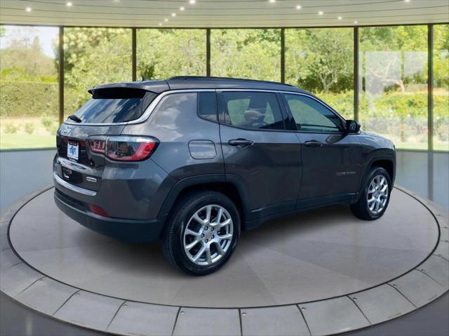 2022 Jeep Compass Latitude Lux 4x4