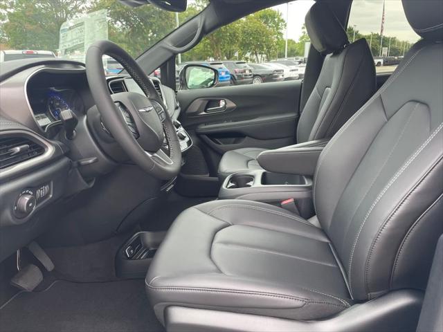 2025 Chrysler Pacifica PACIFICA SELECT