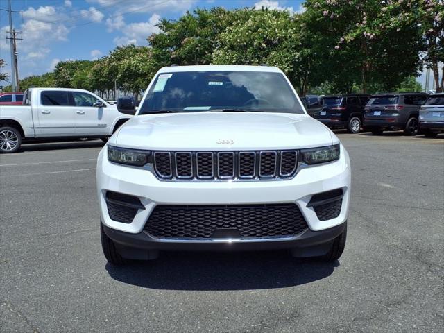 2025 Jeep Grand Cherokee GRAND CHEROKEE LAREDO X 4X4