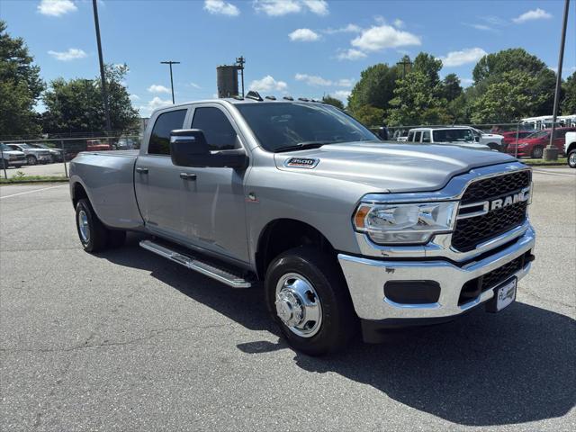 2024 RAM 3500 Tradesman Crew Cab 4x4 8 Box