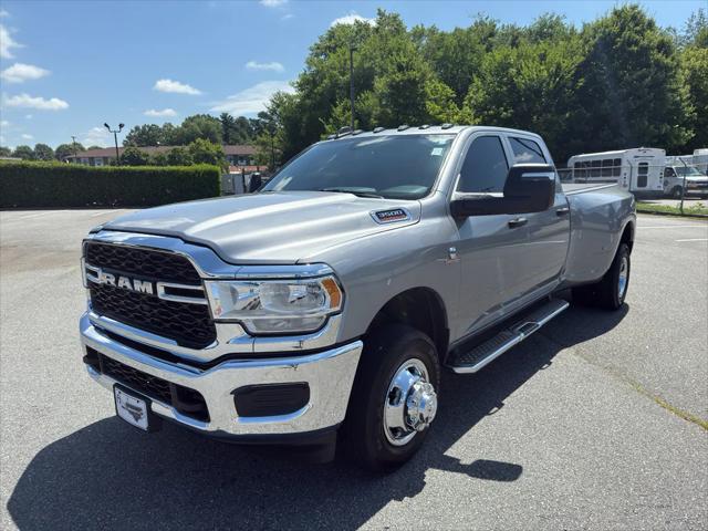 2024 RAM 3500 Tradesman Crew Cab 4x4 8 Box