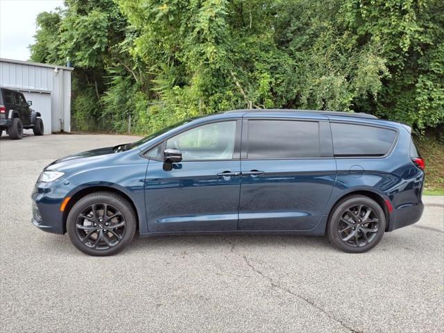 2024 Chrysler Pacifica Limited AWD