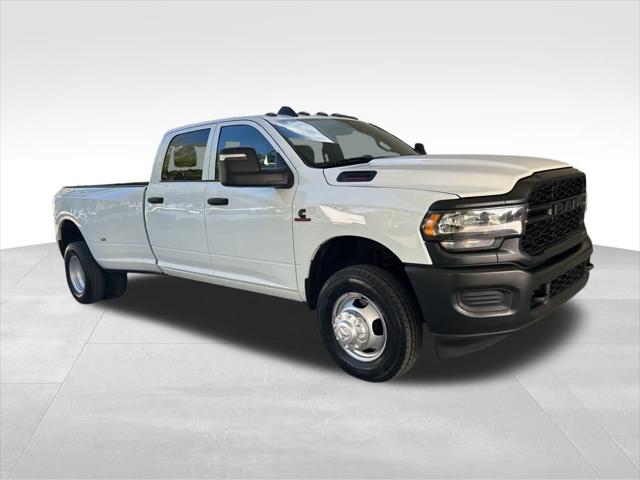 2024 RAM 3500 Tradesman Crew Cab 4x4 8 Box