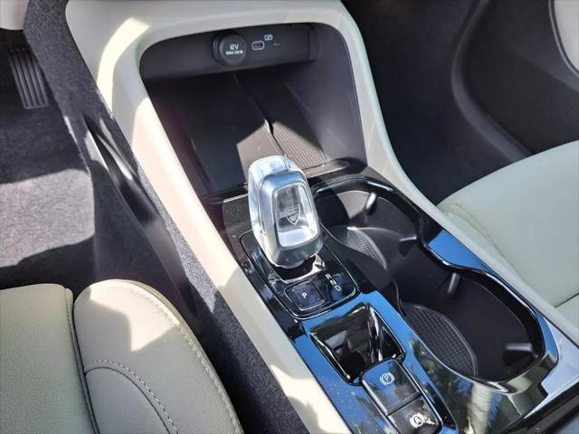 2026 Volvo XC40 Plus, B5 AWD Gas (mild hybrid), Dark