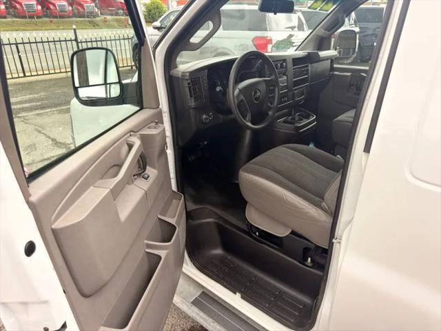 2022 Chevrolet Express Cargo Van RWD 2500 Regular Wheelbase WT