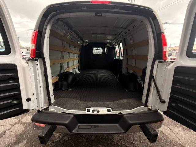 2022 Chevrolet Express Cargo Van RWD 2500 Regular Wheelbase WT