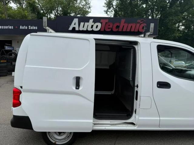 2013 Nissan NV200 S