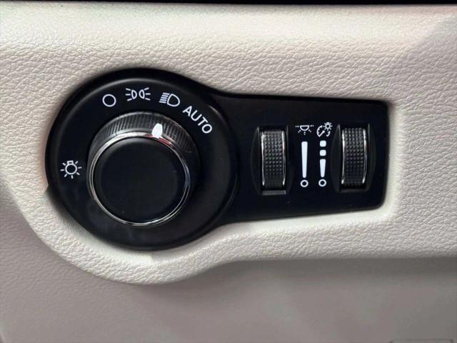 2021 Chrysler Voyager LXI