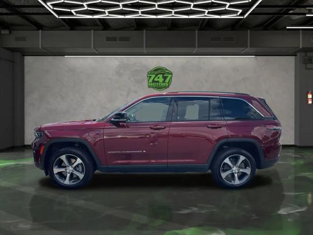2023 Jeep Grand Cherokee Base