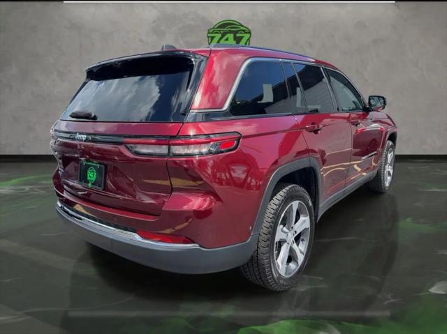 2023 Jeep Grand Cherokee Base