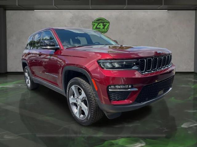 2023 Jeep Grand Cherokee Base