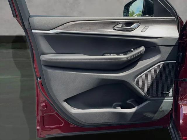 2023 Jeep Grand Cherokee Base