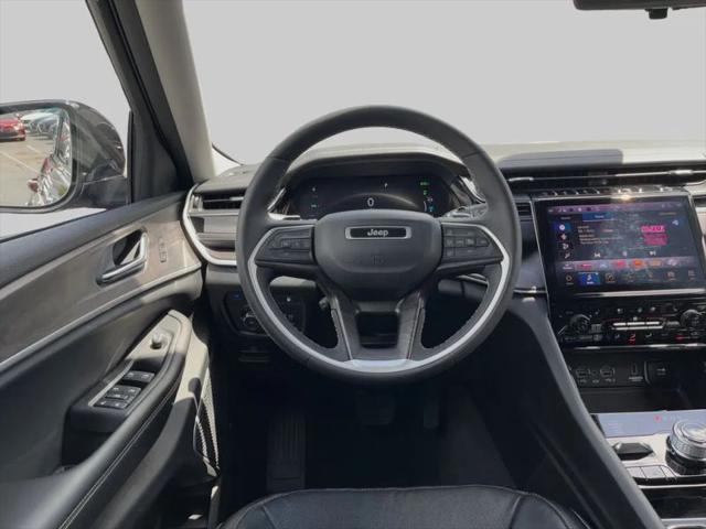 2023 Jeep Grand Cherokee Base