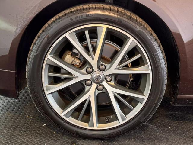 2018 Volvo S90 T5 Momentum