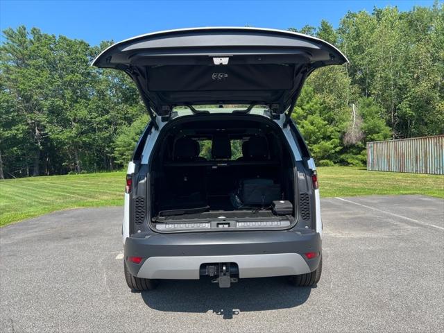 2025 Land Rover Discovery P300 S