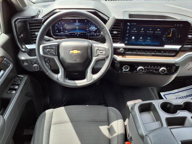 2022 Chevrolet Silverado 1500 4WD Crew Cab Standard Bed LT