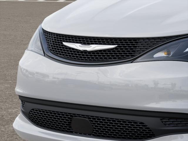 2025 Chrysler Voyager LX