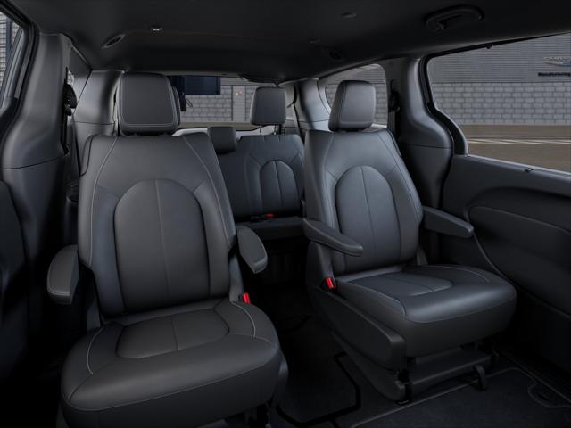 2025 Chrysler Voyager LX