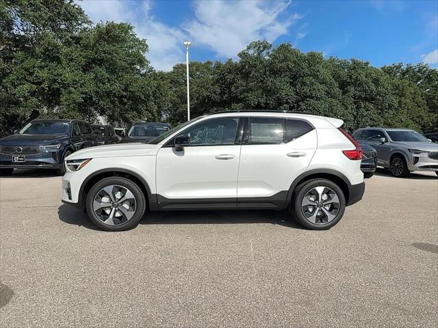 2026 Volvo XC40 Plus, B5 AWD Gas (mild hybrid), Dark