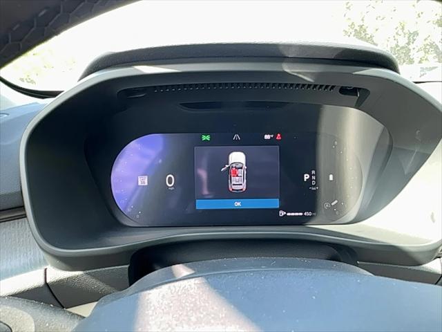 2026 Volvo XC40 Plus, B5 AWD Gas (mild hybrid), Dark