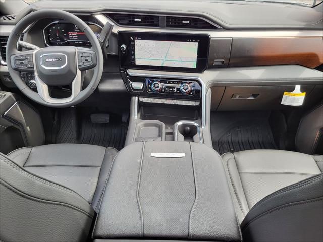 2025 GMC Sierra 2500HD 4WD Crew Cab Standard Bed Denali