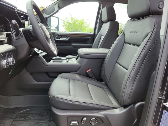 2025 GMC Sierra 2500HD 4WD Crew Cab Standard Bed Denali