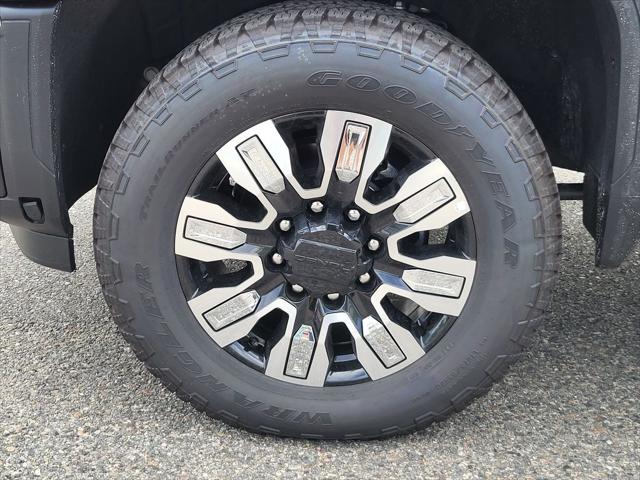 2025 GMC Sierra 2500HD 4WD Crew Cab Standard Bed Denali