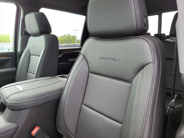 2025 GMC Sierra 2500HD 4WD Crew Cab Standard Bed Denali