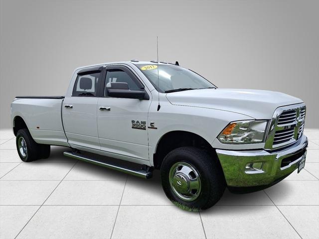 2017 RAM 3500 Big Horn Crew Cab 4x4 8 Box