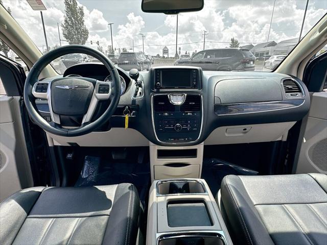 2014 Chrysler Town and Country Touring