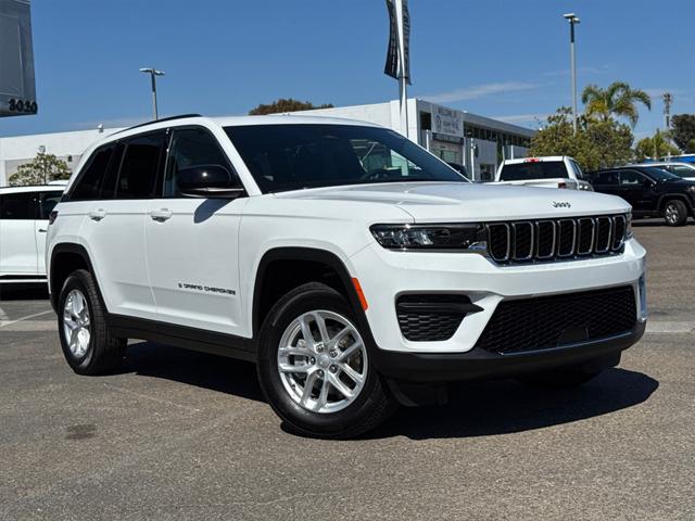 2025 Jeep Grand Cherokee GRAND CHEROKEE LAREDO X 4X4