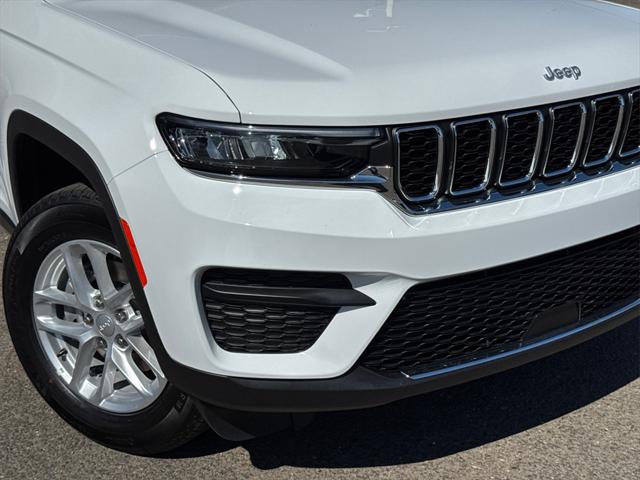 2025 Jeep Grand Cherokee GRAND CHEROKEE LAREDO X 4X4