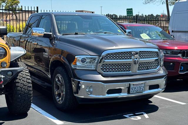 2017 RAM 1500 Laramie Crew Cab 4x4 57 Box