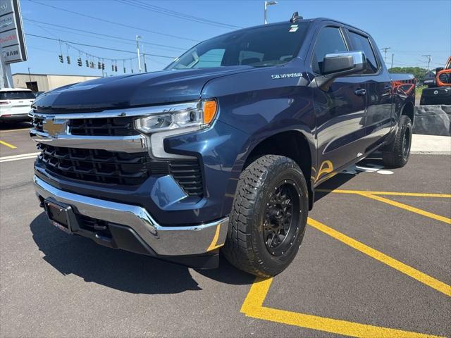2022 Chevrolet Silverado 1500 4WD Crew Cab Standard Bed LT