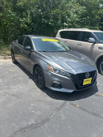 2022 Nissan Altima SR FWD