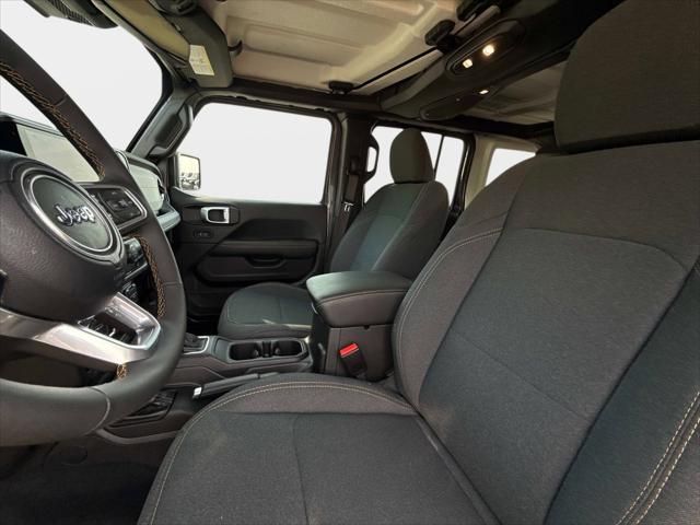 2025 Jeep Wrangler 4-Door Sahara 4x4
