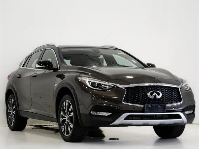 2017 INFINITI QX30 Premium