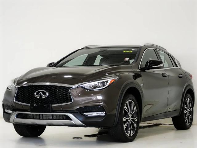 2017 INFINITI QX30 Premium