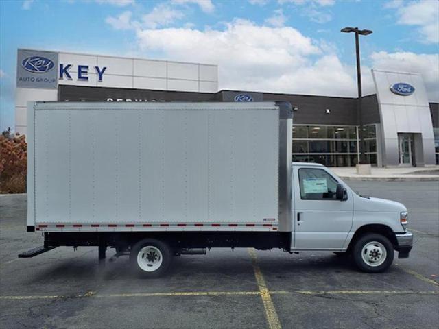2025 Ford E-350 Cutaway Base Cutaway