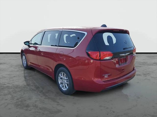 2025 Chrysler Voyager LX