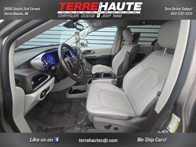 2017 Chrysler Pacifica Touring-L Plus