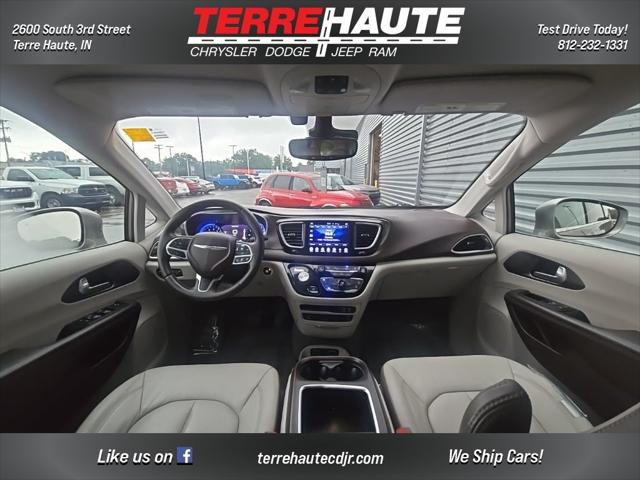 2017 Chrysler Pacifica Touring-L Plus