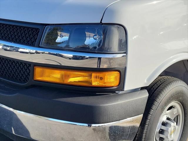 2025 Chevrolet Express Cutaway Work Van