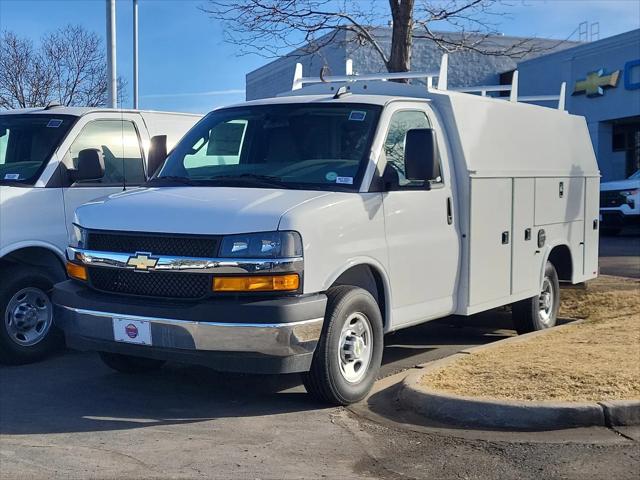 2025 Chevrolet Express Cutaway Work Van
