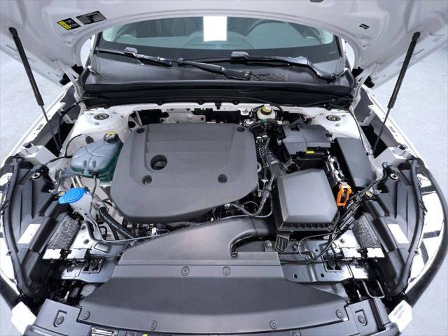 2026 Volvo XC40 Ultra, B5 AWD Gas (mild hybrid), Dark