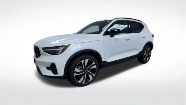 2026 Volvo XC40 Ultra, B5 AWD Gas (mild hybrid), Dark