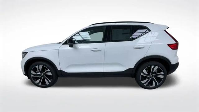 2026 Volvo XC40 Ultra, B5 AWD Gas (mild hybrid), Dark