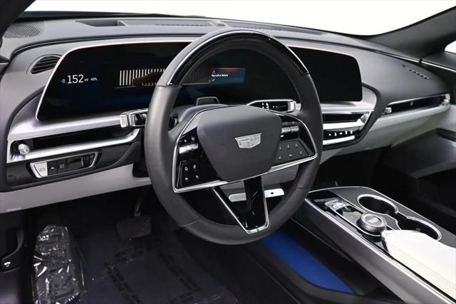 2025 Cadillac iQ Luxury w/1SD